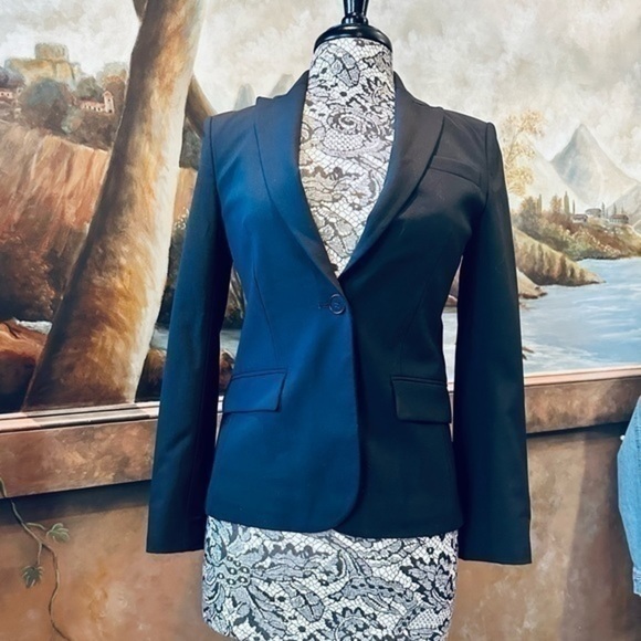 ✨🖤✨ Theory Fitted Blazer ✨🖤✨Size 2✨🖤✨ - Picture 3 of 5